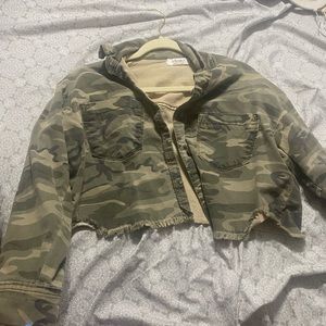 Cropped Camo jean jacket
